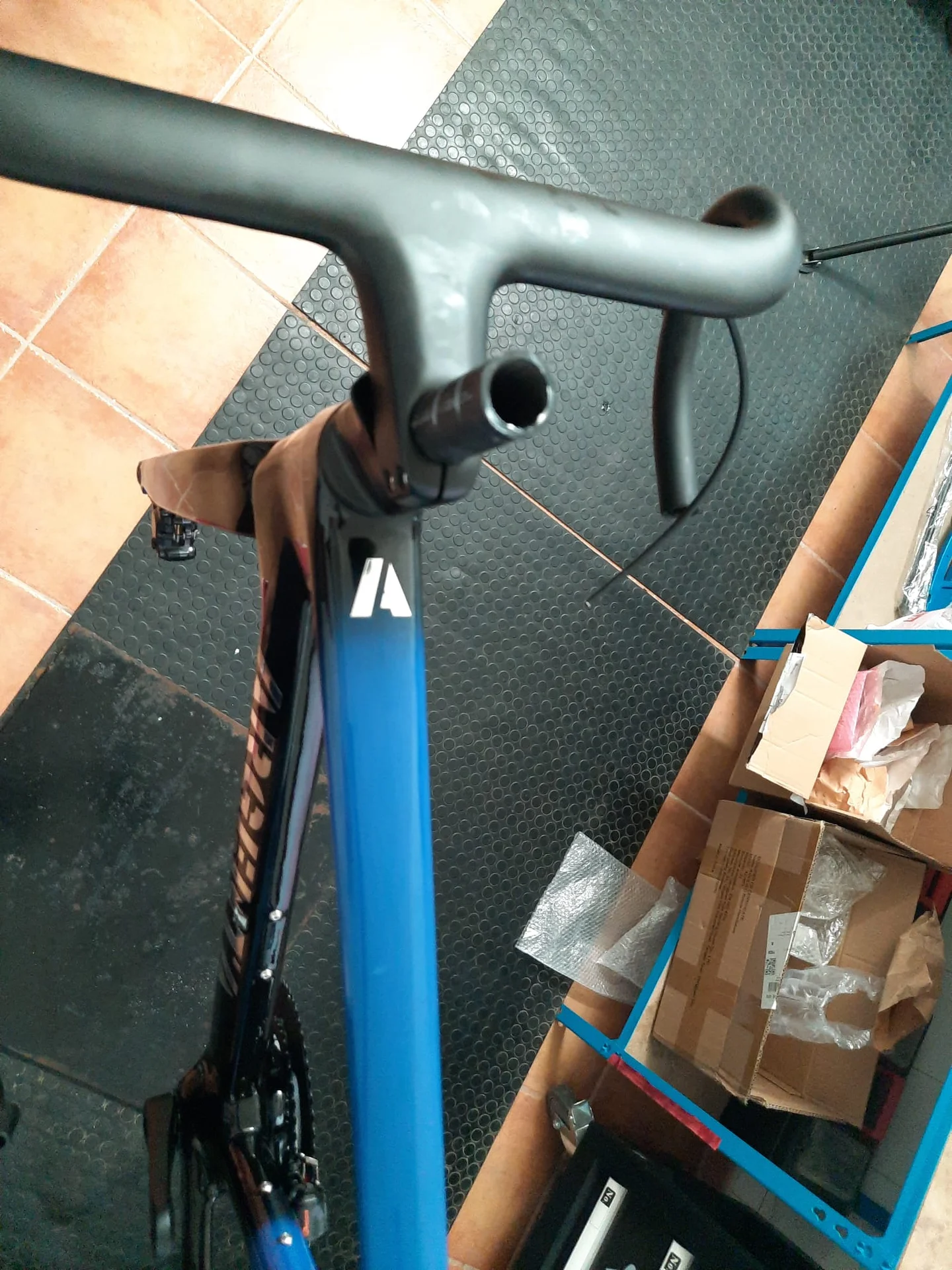 Integrated one-piece carbon cockpit fitted to the Argenta RS Pro